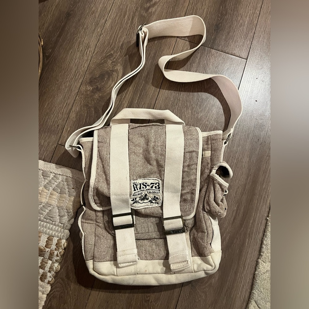EUC Roots Tan and Cream Bag